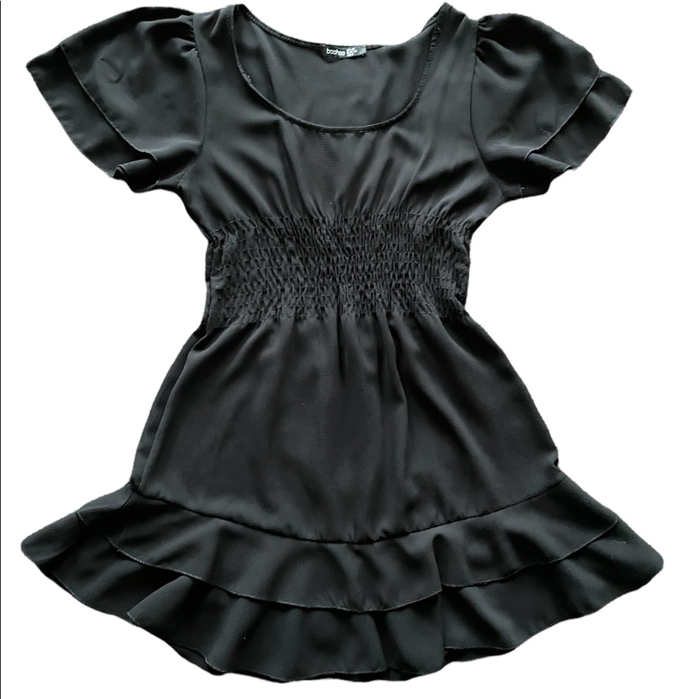 Boohoo Women’s Short Flowy Ruffle Black Dress US  Size 8